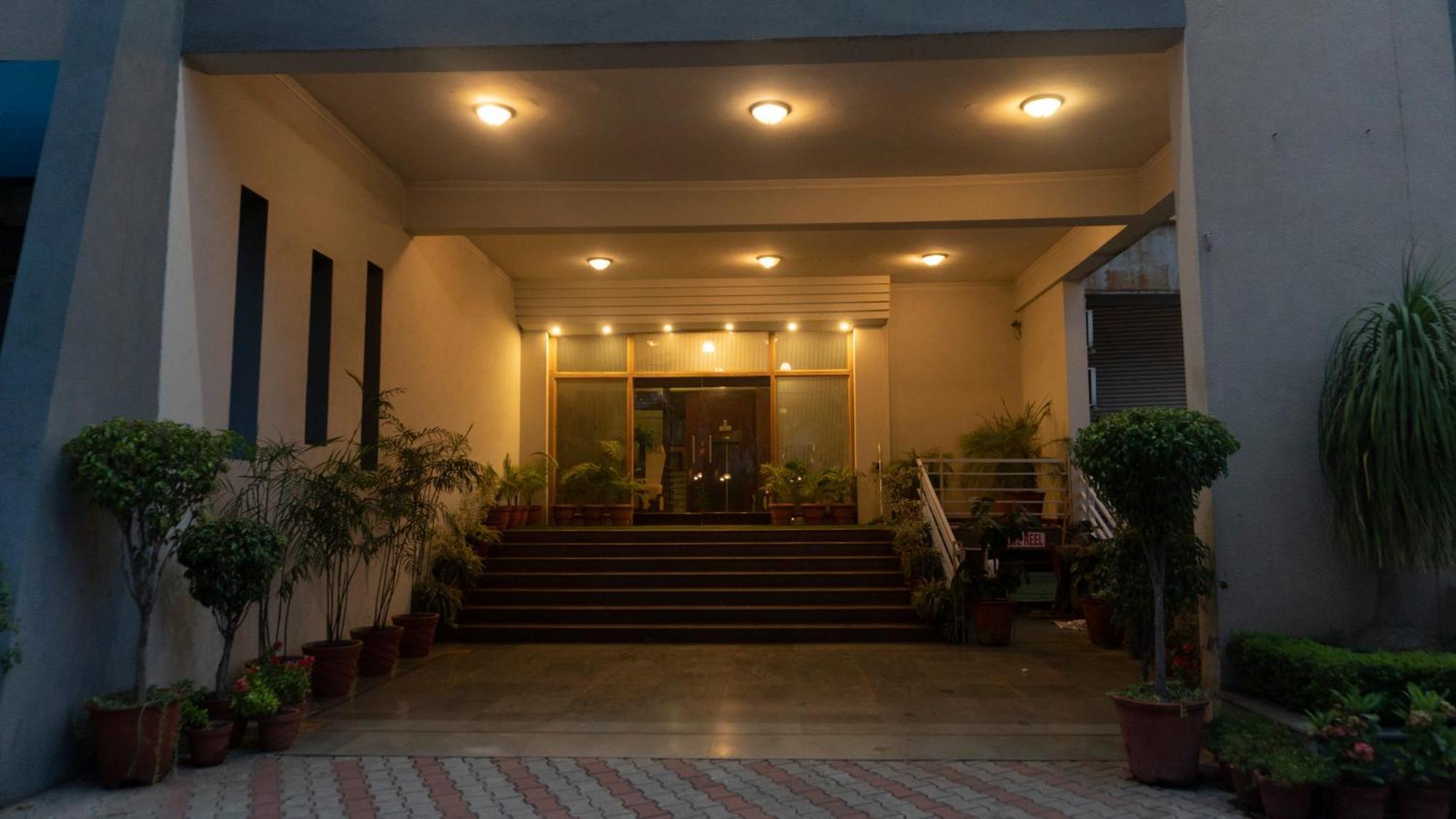 Mg Regency Hotel Baddi Exterior photo